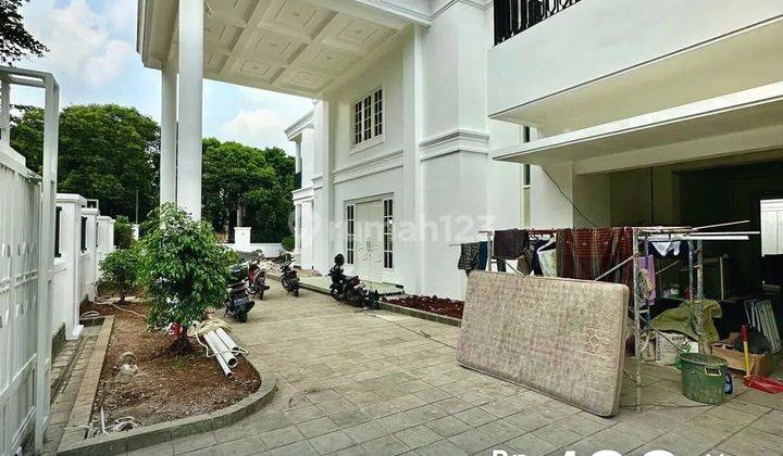 Rumah baru sangat mewah di area tenang menteng sangat jarang ada