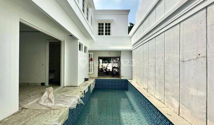 Rumah baru sangat mewah di area tenang menteng sangat jarang ada