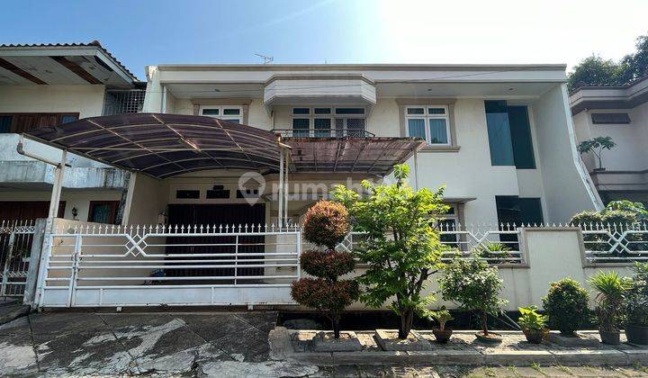 Dijual Cepat Rumah Cantik di Jalan Utama Taman Kedoya Permai 1