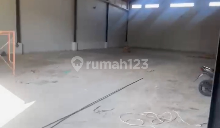 Strategic New Warehouse by the Provincial Roadside in Cirebon City