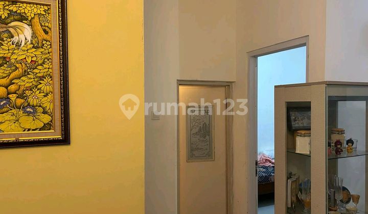 Two-Story Hook House in a Safe and Comfortable Environment, Ready to Occupy. 2