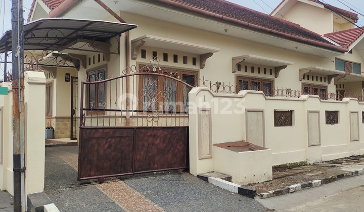 Rumah 2 Lantai Perumnas Kota Cirebon 1