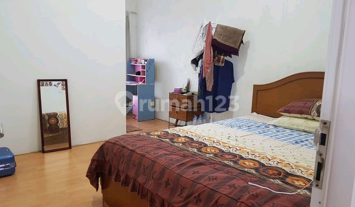 Rumah Hook Mewah 2 Lantai Bagus 2