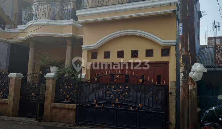 Rumah 2 Lantai Dekat Pasmod.sek.2.bintaro