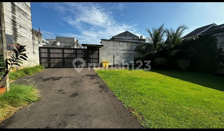 In Kedaung, Ciputat.. area approximately 363 m², the land is flat, the surrounding walls are in good condition.
