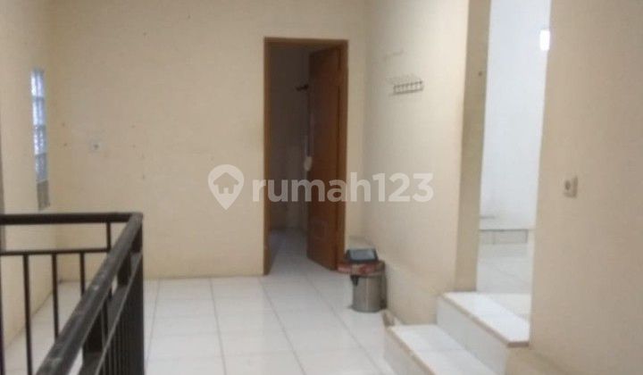 Dijual Rumah Dlm Komplek , Unit Pojokan, Lokasi Strategis 2