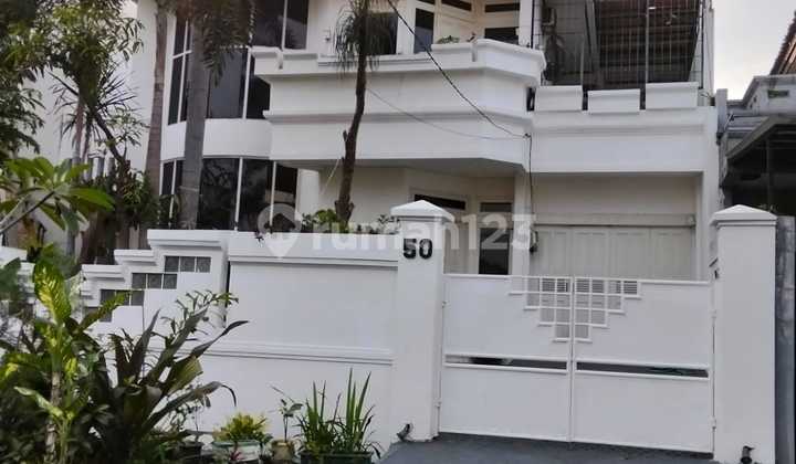 Ready-to-occupy house on Jl. Gedung Hijau, Pondok Pinang, Kebayoran Lama, South Jakarta City, DKI Jakarta, Indonesia, 12310, Pondok Indah Bagus.