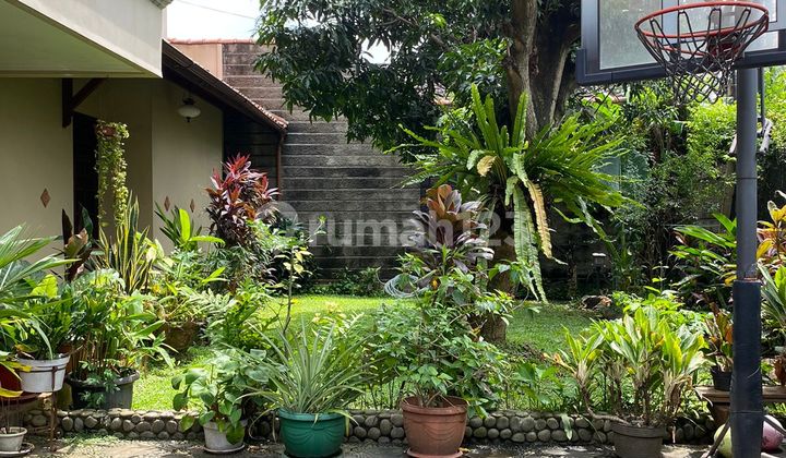 Rumah Nyaman Halaman Luas Rempoa Tangsel