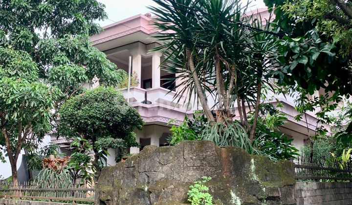 Rumah Bagus Sekali SHM di Jl. Maleo Raya, Tangerang Selatan 2