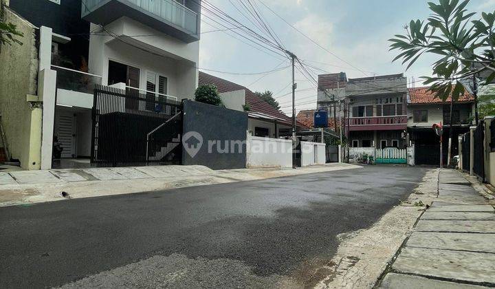 *Dijual Rumah di Bendungan Hilir 3,5 Lantai* 2