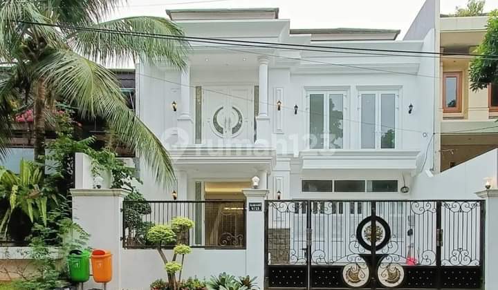 For Sale Brand New Luxurious House in Pondok Indah, South Jakarta For Sale Brand New Luxurious House in Pondok Indah, South Jakarta
