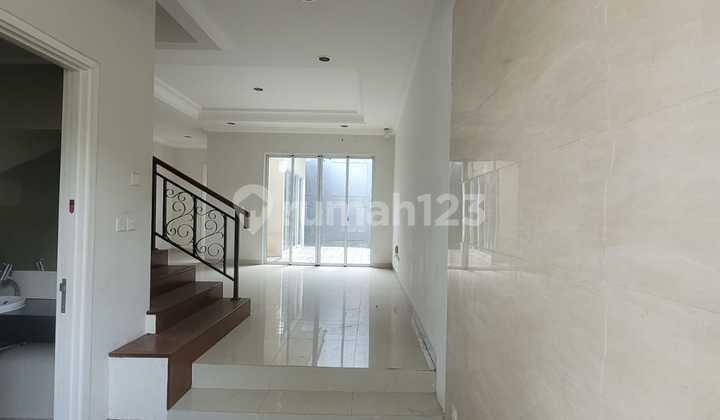 Dijual Rumah Depan Taman!! di BSD Green Wich 2