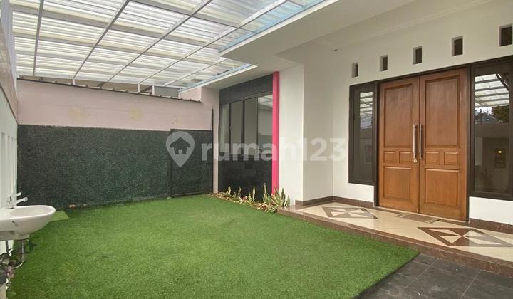 Dijual Rumah Pinggir Jalan Bisa Untuk Usaha!! Di Bsd Nusaloka 2