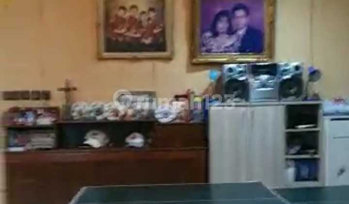 Frans Cen jual Rumah di Taman Ratu.jalan Raya.murah  2