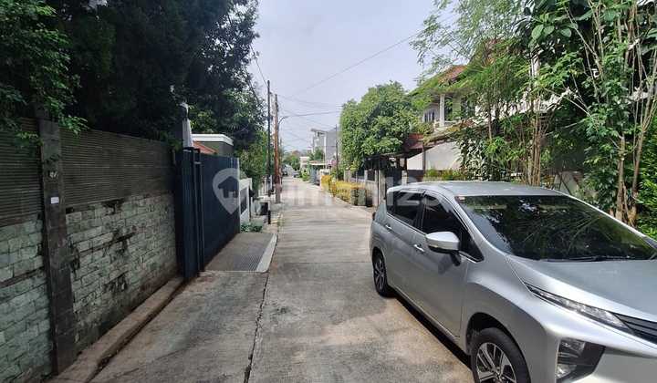 FRANS CEN-Jual cepat-Rumah tua di sunrise garden..butuh bangun ulang Lt. 7x20 m2 / 2 lantai 2