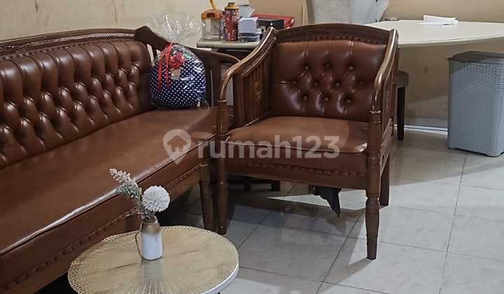 Rumah Dijual di Tanjung Duren. Bagus.murah Murah.wow LT : 53M2 2