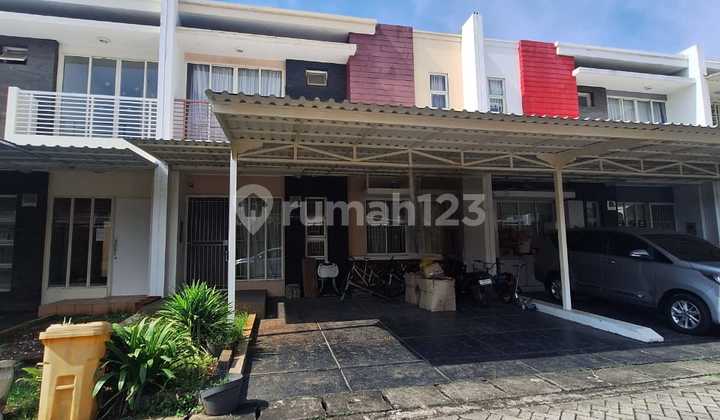 FRANS CEN - House for sale in Greenlake. Beautiful. Rarely available. Wow, 8x15m.