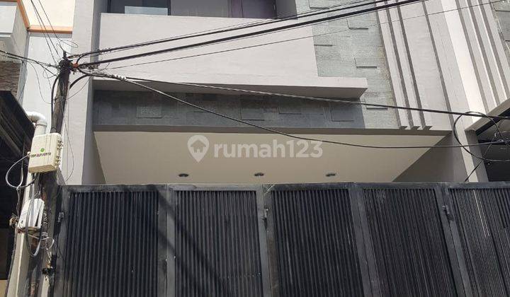 Jual murah-Rumah taman ratu. Jalan lebar 2 mobil, Lokasi oke 2