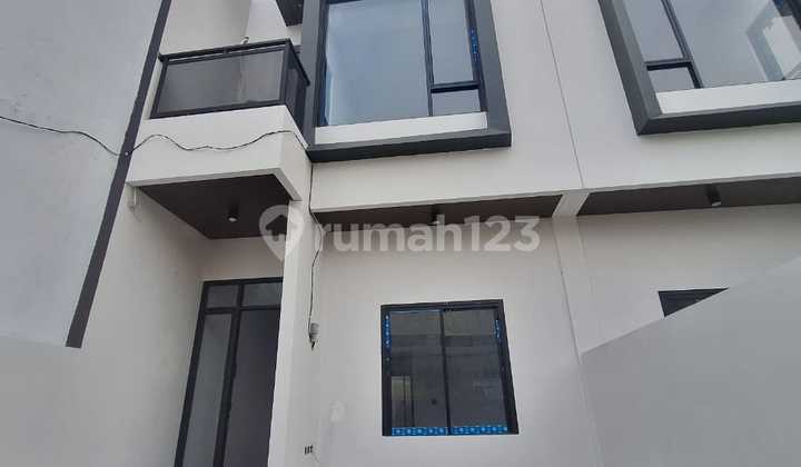 FRANS CEN-Rumah baru di Duri kepa.lux.jarang ada.jln 2 mbl Lt. 5x19/3lt.. 2