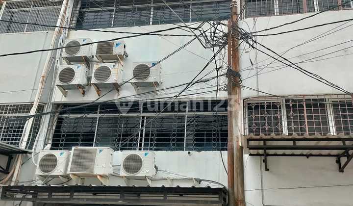 FRANS CEN-Ruko Jln. Pangeran Jayakarta Dalam Komplek.bgs.murah.Luas tanah: 80m2/4lt