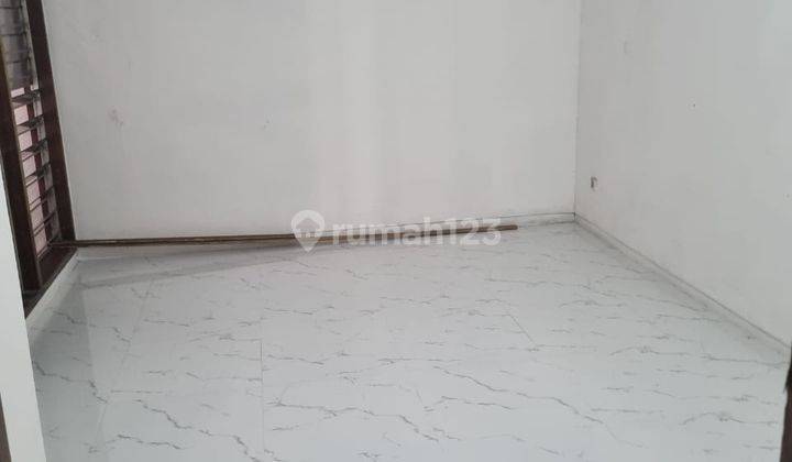 Disewa cepat-Rumah di sunrise, unfurnished, Sangat Siap Huni Lt.10x15m2 / 1 lantai 2