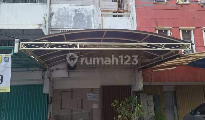 FOR RENT: FRANS CEN-Shophouse in Green Garden. Located on the main road frontage. Great, wow! Land size 5x31, 3 stories. 1