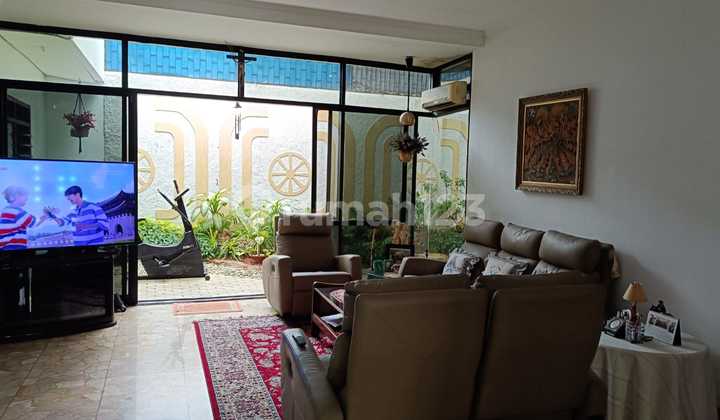 FRANS CEN-Dijual rumah di Sunrise Garden.siap huni.lux. .jarang ada.wow Luas tanah 375 m2 2