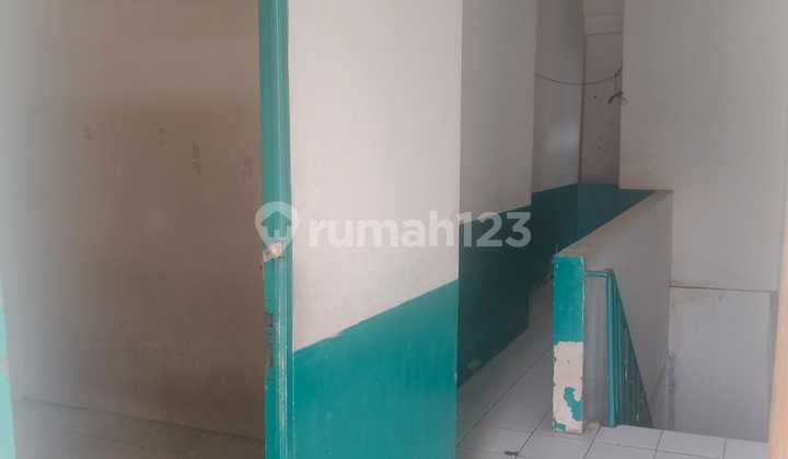 FRANS CEN-Ruko token on Jl. Kedoya Pesing. Great location. Cheap, wow! 2