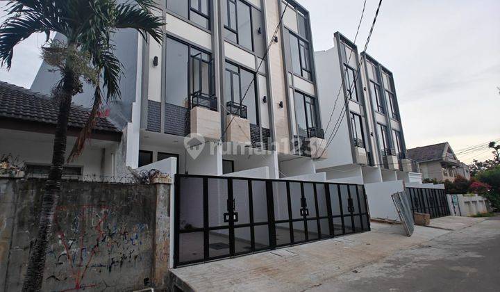 FRANS CEN-Jual cepat-Di jual rumah di Kedoya dekat kedoya baru..baru.bagus.murah Luas tanah 59 m2 1