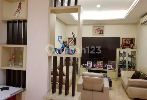 FRANS CEN-Jual murah wow-Rumah semi minimalis di sunrise garden..wow harga ok banget..beli  sekarang  Lt. 12X20 m/2,5 lantai 2