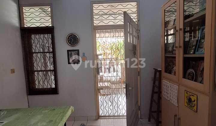FRANS CEN-Jual cepat-Di jual rumah di taman semanan..murah.bagus.siap huni Luas tanah 6x16,5 m2 2