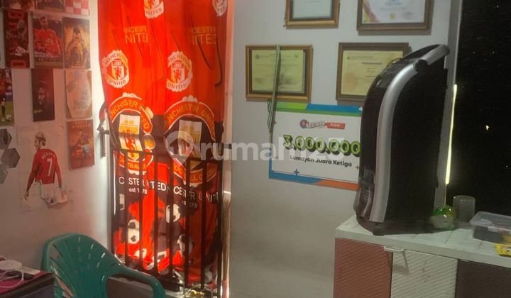 Dijual rumah di Taman Ratu Indah .bagus.wow jarang ada.jual cepat Lt. 33m2/3lt.. 2