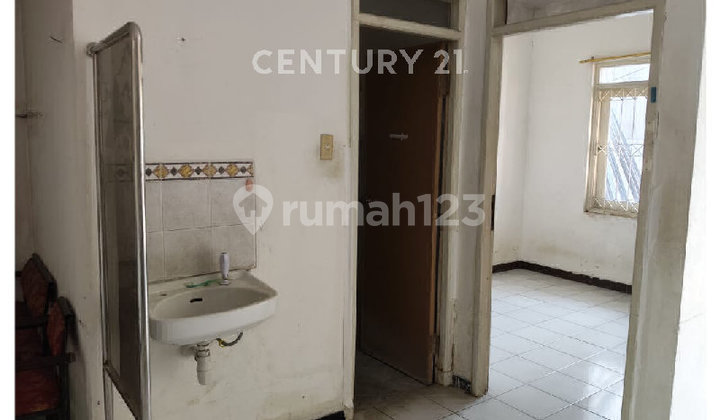 Taman Marina, Dekat dengan Sekolah Binus. 2