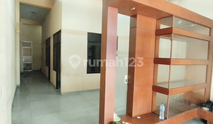 Shophouse with Freehold Title in Peterongan Plaza, Cheap. 2
