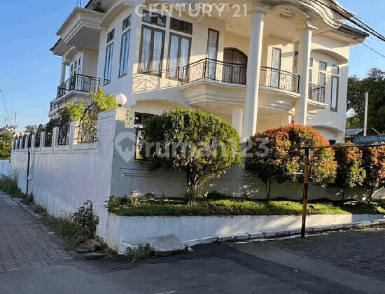 Rumah Mewah di Daerah Bulusan Selatan Tembalang 1