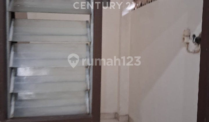 Rumah 2 Lantai di Jl. Halmahera, Area Tengah Kota Semarang 2