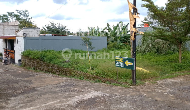 Hook Land (Ngantong)In the Unnes Semarang Area 1