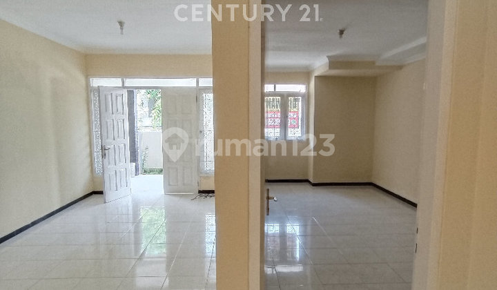 Rumah Minimalis 1 Lantai Siap Huni, Ada Garasi & Pagar. 2