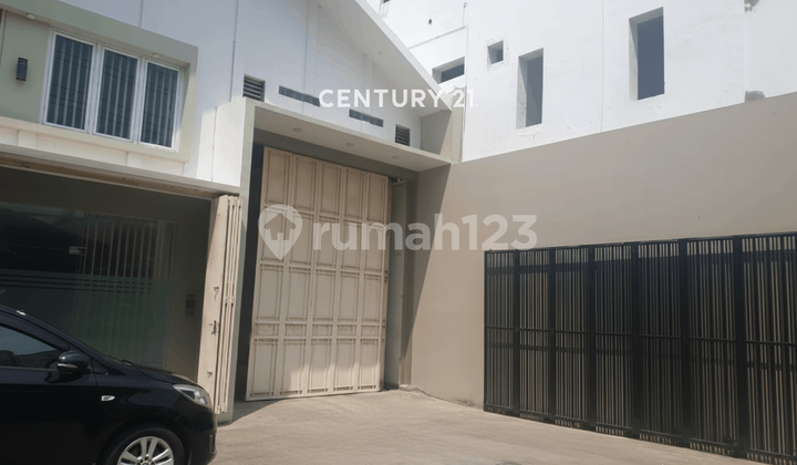 Warehouse and Office in the Adiwerna Tegal Area Warehouse and Office in the Adiwerna Tegal Area