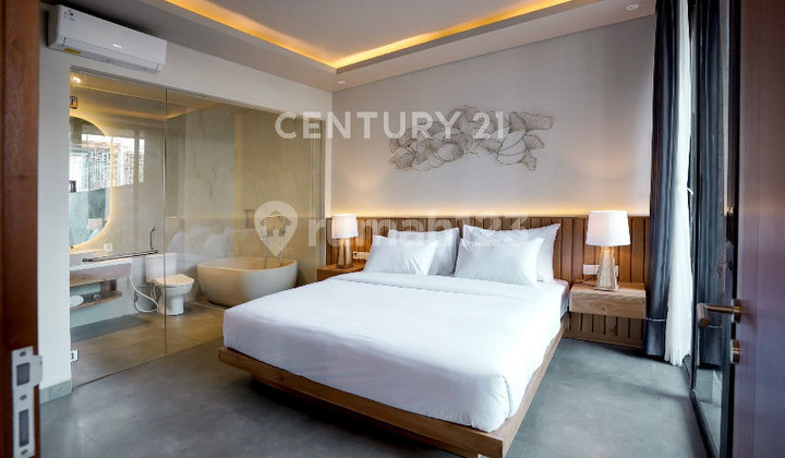 Villa Tropis Modern dengan Kolam Renang di Canggu 2