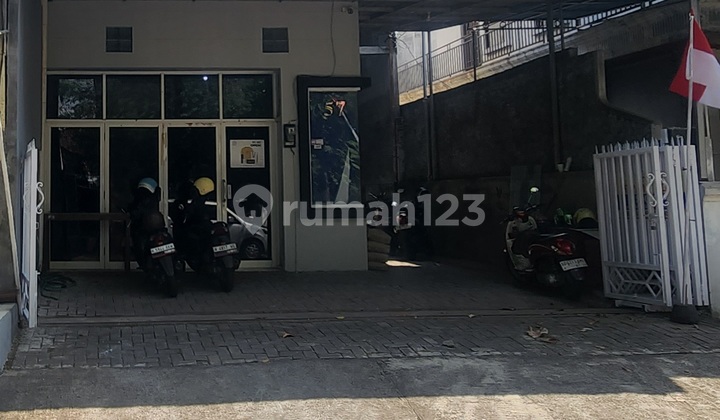 Nice Houses on Kenconowungu St., Semarang 2