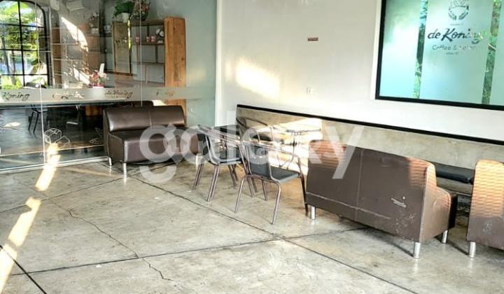 For Rent: House/Commercial Space Former Restaurant on Jl Puri Anjasmoro, West Semarang 2