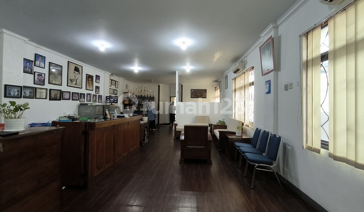 For Sale Strategic Benhill Shop House for Office