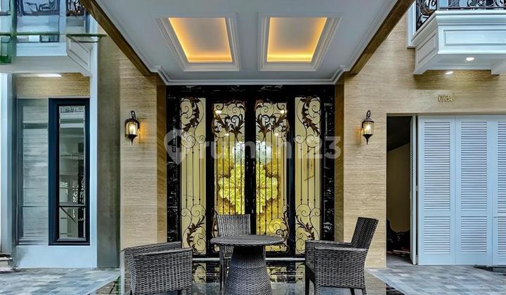 For Sale: Elegant & Luxurious Design House in Gading Villa Indah 2