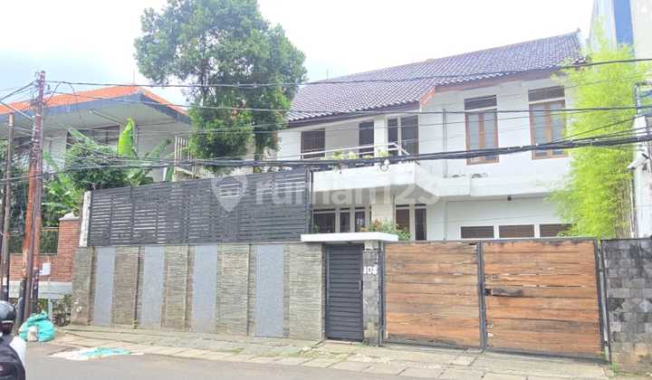 Di Jual Rumah Luas Harga Murah di Kemang Jakarta Selatan