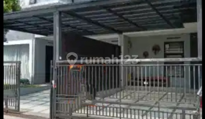 For Sale: Beautiful 2-Story House in the Center of Sayap Buah Batu City For Sale: Beautiful 2-Story House in the Center of Sayap Buah Batu City