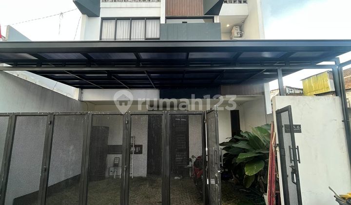 Di Jual Rumah Mewah 3 Lantai Suryalaya Buah Batu Bandung Shm