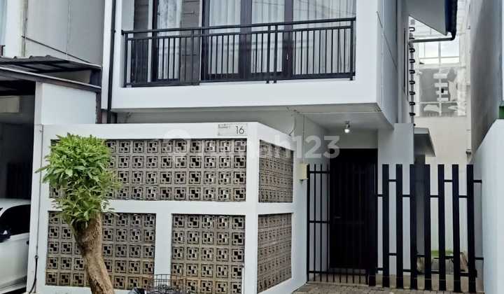For Rent Beautiful 2-Story House at Buahbatu Square for Residence
