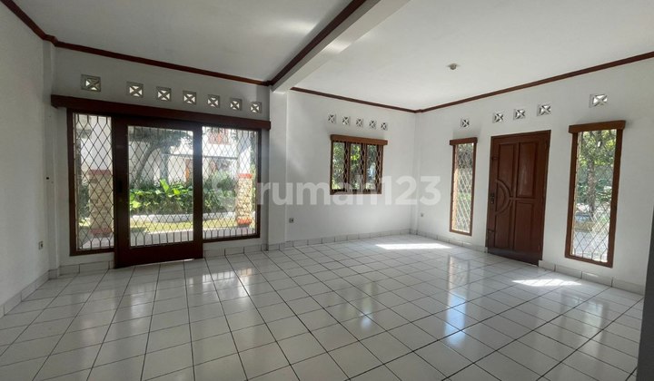 Rumah Besar 11 Kamar Bisa Untuk Kantor Dan Mess Di Gegerkalong Bandung Rumah Besar 11 Kamar Bisa Untuk Kantor Dan Mess Di Gegerkalong Bandung