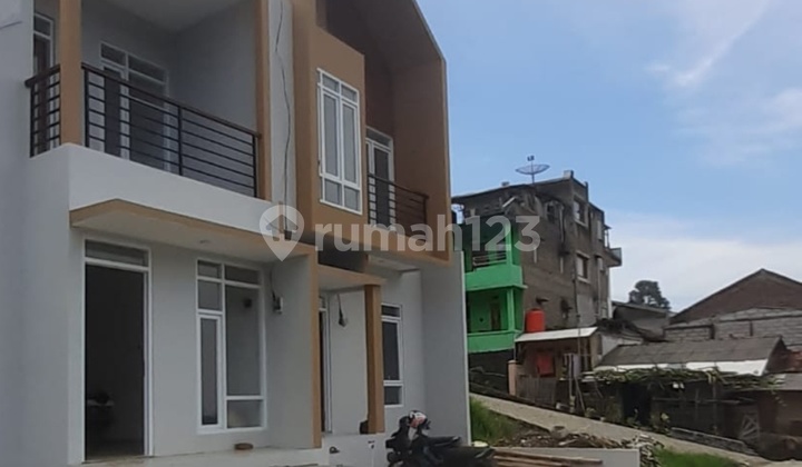 Rumah baru di Sindanglaya Arcamanik Bandung 2 Lantai SHM Selatan 2